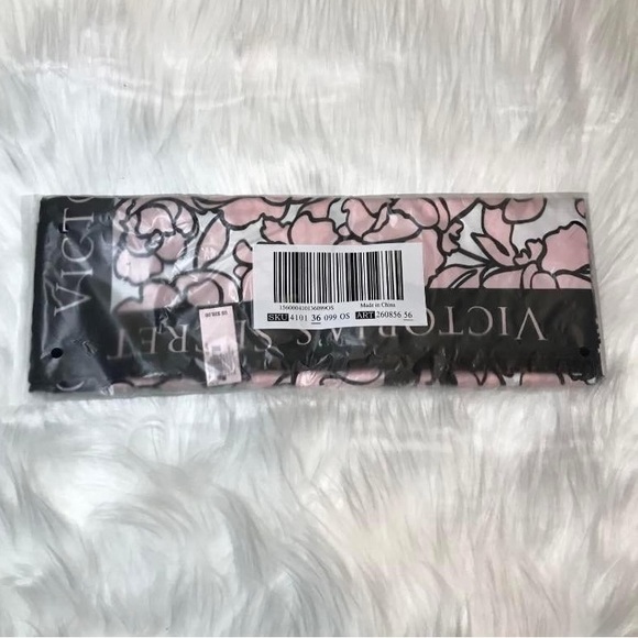 Victoria’s Secret Bombshell Scarf - NWT - Picture 4 of 4